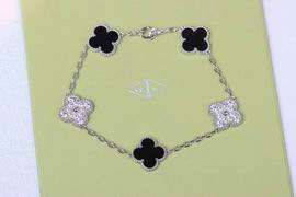 Van Cleef & Arpels bracelet lyh03